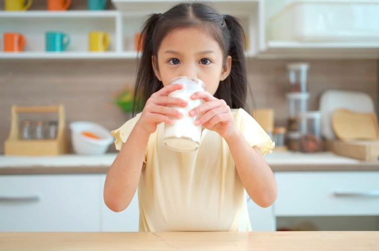 Manfaat Susu dengan Omega untuk Tumbuh Kembang Anak